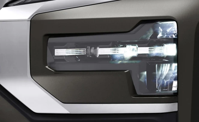 New Xpander Cross Lampu Depan Berbentuk T-Shape